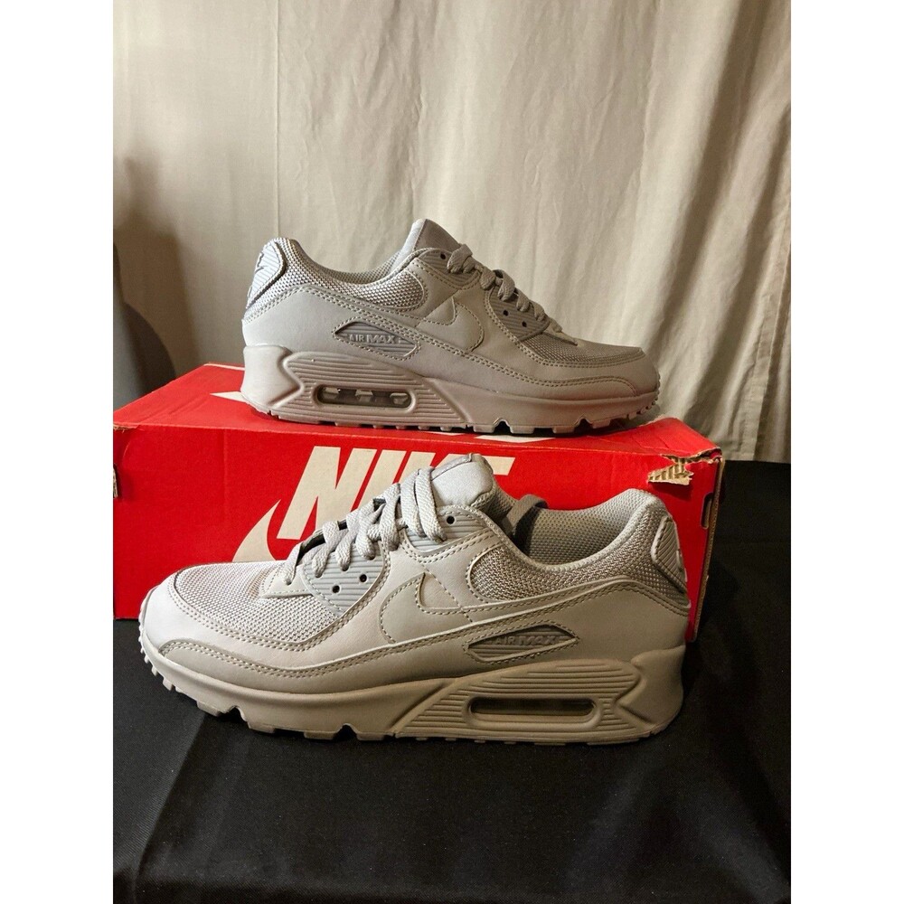Nike Air Max 90 Triple Grey Wolf Grey Low Top Men’s 6.5/Womens 8
